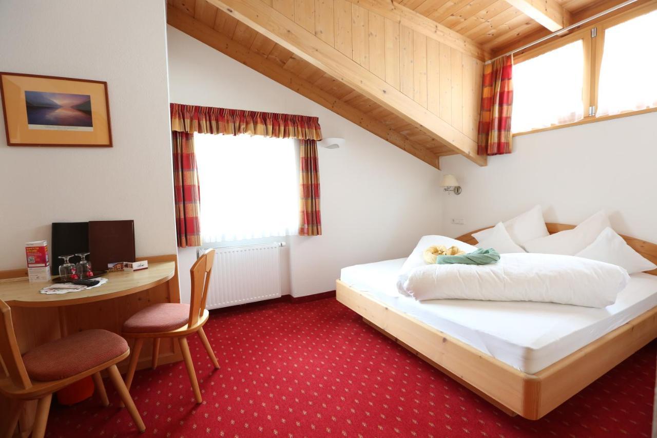Hotel Theiner Curon Venosta Eksteriør billede